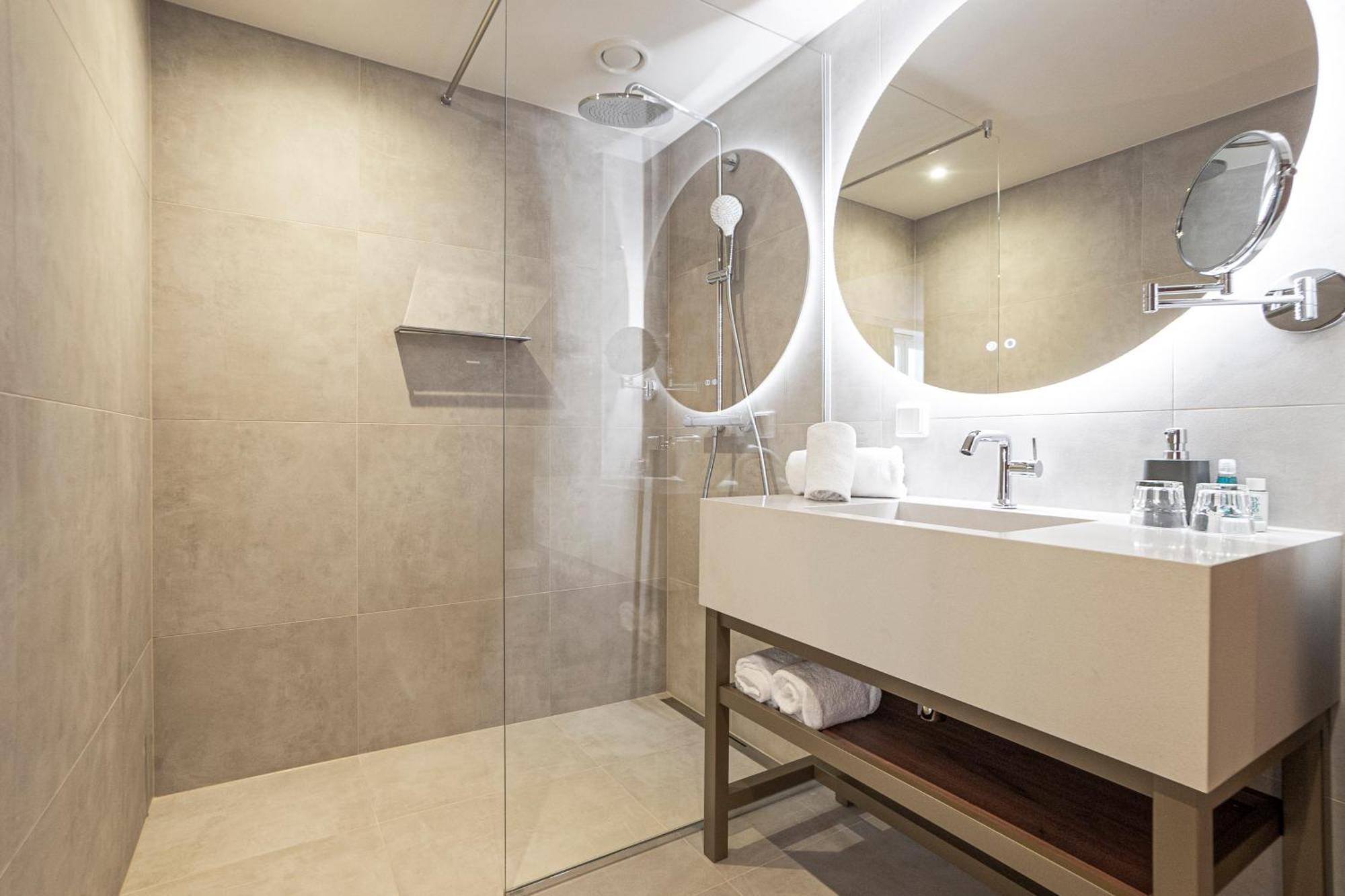 Fortyplusone Hotel, New! Soft Opening Hotel Viena